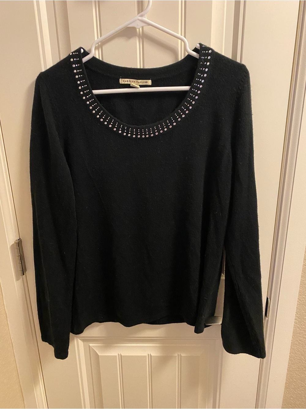 Carolyn Taylor L Sweater Black Fuzzy Crewneck Pullover Large Bling Neckline Lg